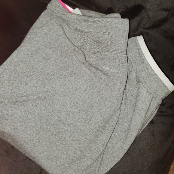 ✔ NIKE DRI-FIT sweat-capris🏃‍♀️ - Picture 4 of 4